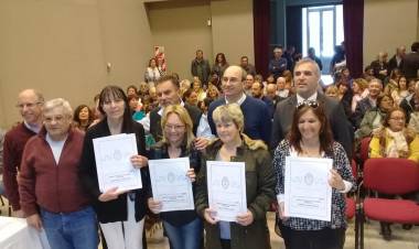 136 vecinos pringlenses ya tienen su título de propiedad