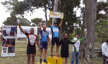 Ciclismo: Podio de Zárate y "Bochín" Madrini el mejor tiempo