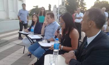 "Berterret se comprometió a darnos una oficina más amplia"