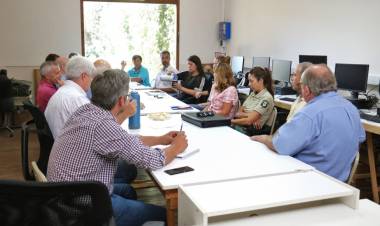 Pringles presente en reunión tendiente a evitar incendios generados por trenes