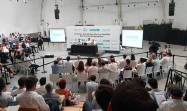 Gabriel Tellaeche fue al I Encuentro de Producción, Ciencia y Tecnología de la Prov. De Buenos Aires