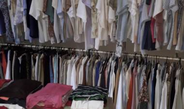 Gran Barata en la Feria de Ropa de Cáritas Parroquial