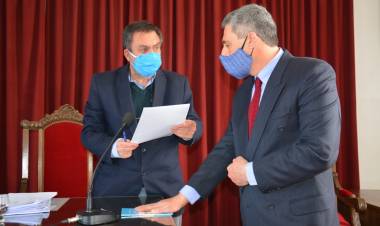 Villaverde asumió como Edil en la banca oficialista