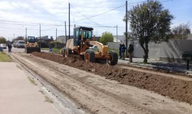 Comenzaron los trabajos para pavimentar la cuadra del Fortín