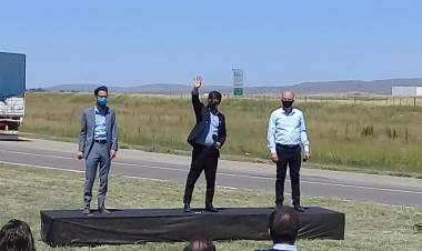 "Porque Vidal discontinuó una obra, yo no la iba a dejar de garpe", dijo Kicillof en la ruta 51