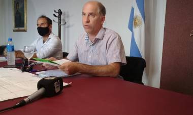 "Estas actitudes son de tratar de sacar alguna pequeña ventaja política"
