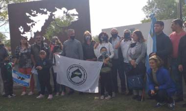 Se inauguró el Monumento y Paseo Malvinas