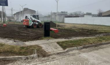 Comenzaron los trabajos para mejorar la Plazoleta Malvinas Argentinas