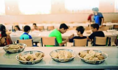 Las escuelas bonaerenses incorporan desayuno o merienda para estudiantes que reciben el Servicio Alimentario Escolar