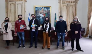 Acuerdo de colaboración intermunicipal para potenciar artistas pringlenses en la capital bonaerense