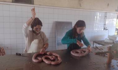 Elaboración de chorizos frescos  y reunión de CEPT provincial