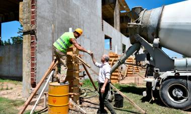 Matzkin supervisó obras del Balneario local