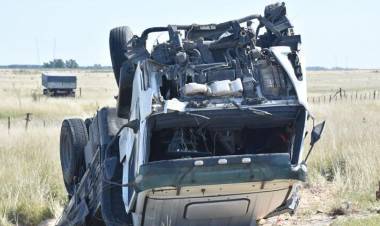 Choque fatal en el cruce de San Jorge entre dos autos y un camión