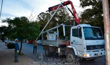 Colocación de columnas para las nuevas luces Led