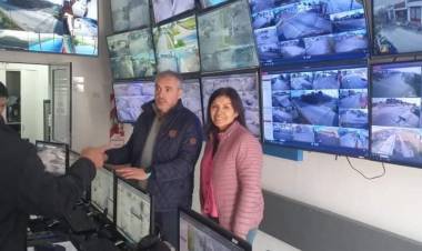 La Concejal Soto visitó el Centro de Monitoreo de Laprida