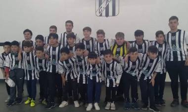 Independiente presentó su nueva indumentaria