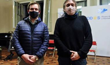"La manera que tenemos de hacer política es colaborativa, constructiva y participativa"