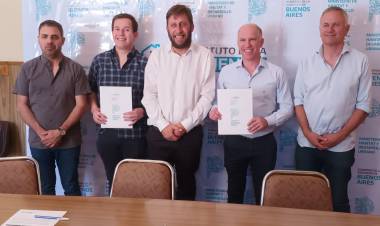 El Intendente Lisandro Matzkin firmó el convenio con el Instituto de la Vivienda para la construcción de 40 viviendas más en nuestra ciudad