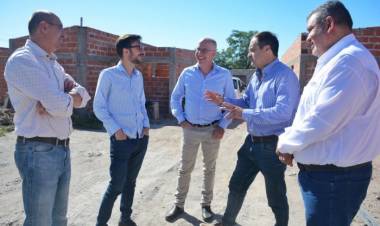 Simone: “La construcción en Pringles es un hito histórico”