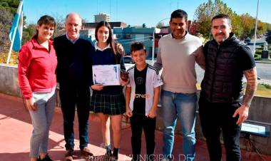 El Intendente Lisandro Matzkin recibió a Mía Gorriti
