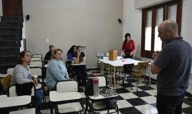 Cursada presencial de Producción Textil en el CEU