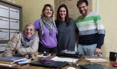 La directora de la región sexta del Ministerio de las Mujeres y Diversidades, Ximena Martel se reunió con la Subdirectora de Género y Niñez del distrito, Romina Ceccarelli y equipo