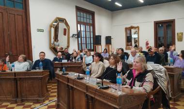 HCD: La Asamblea de Concejales y Mayores Contribuyentes, en mayoría, avaló el empréstito solicitado por el Municipio para la compra de maquinarias