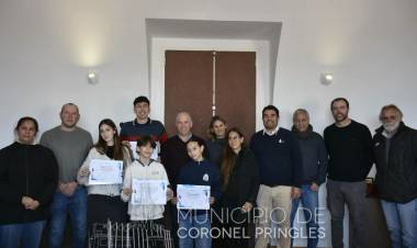 Entrega de Becas para Deportistas con Proyección al Alto Rendimiento