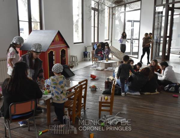 Una tarde de juegos, cuentos y diversión en Casa del Bicentenario