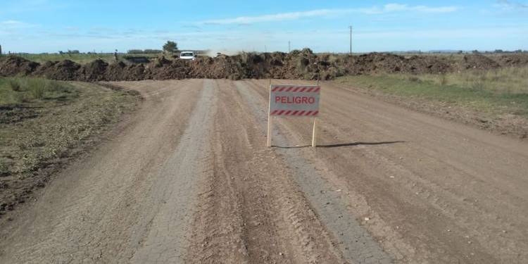 Nuevo corte de camino vecinal