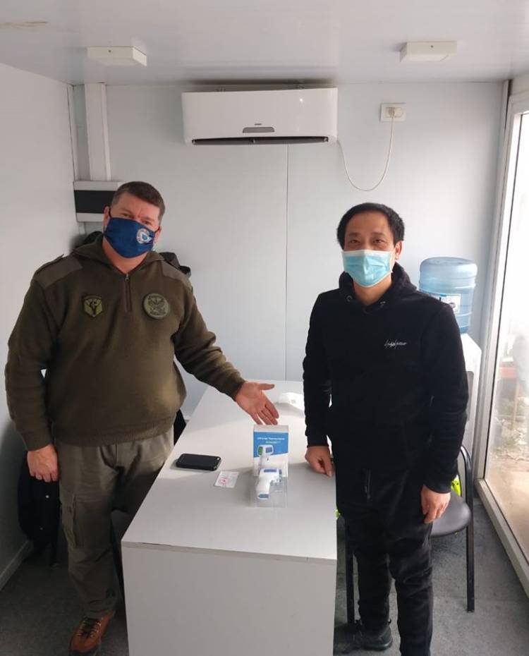 Donan un termómetro infrarrojo a Guardia Urbana