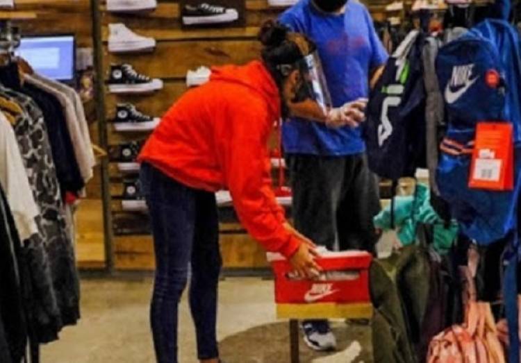 Se amplía el horacio comercial