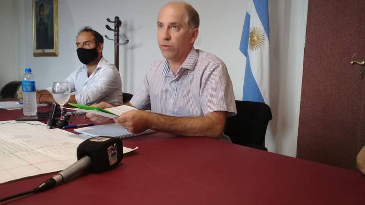 "Estas actitudes son de tratar de sacar alguna pequeña ventaja política"