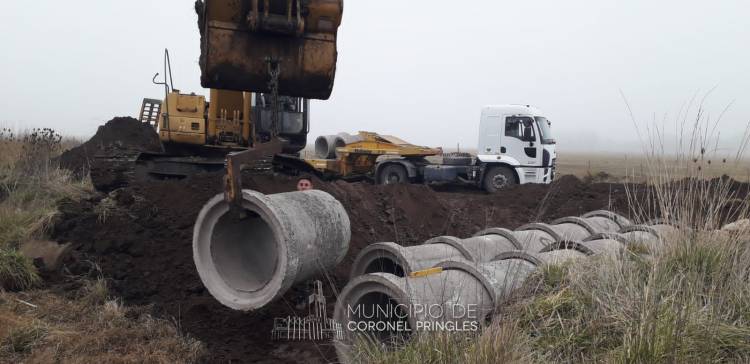 Caminos rurales: Alteo, estoscado y colocación de tubos