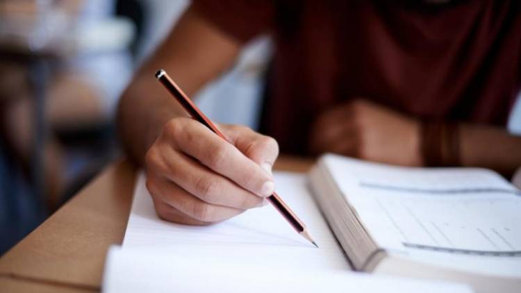 HCD: Se dieron de baja 13 becas por falta de documentación