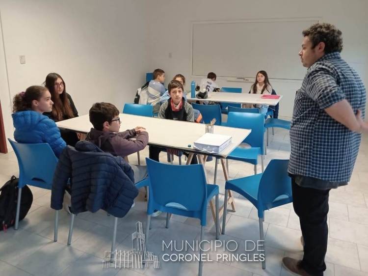 Primer encuentro del Taller de Dibujo para adolescentes