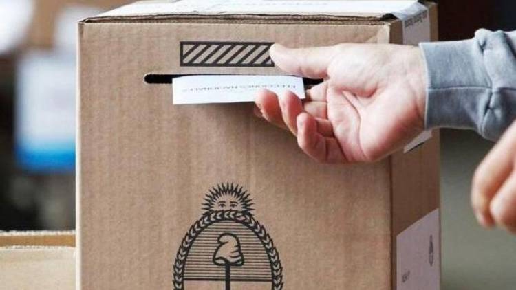 Precandidatos anotados, sorpresas y la espera de la oficialización de las listas