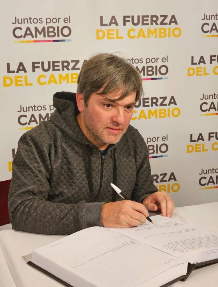 "Hay una tristeza muy grande, hay que ser cuidadosos y austeros en la campaña"