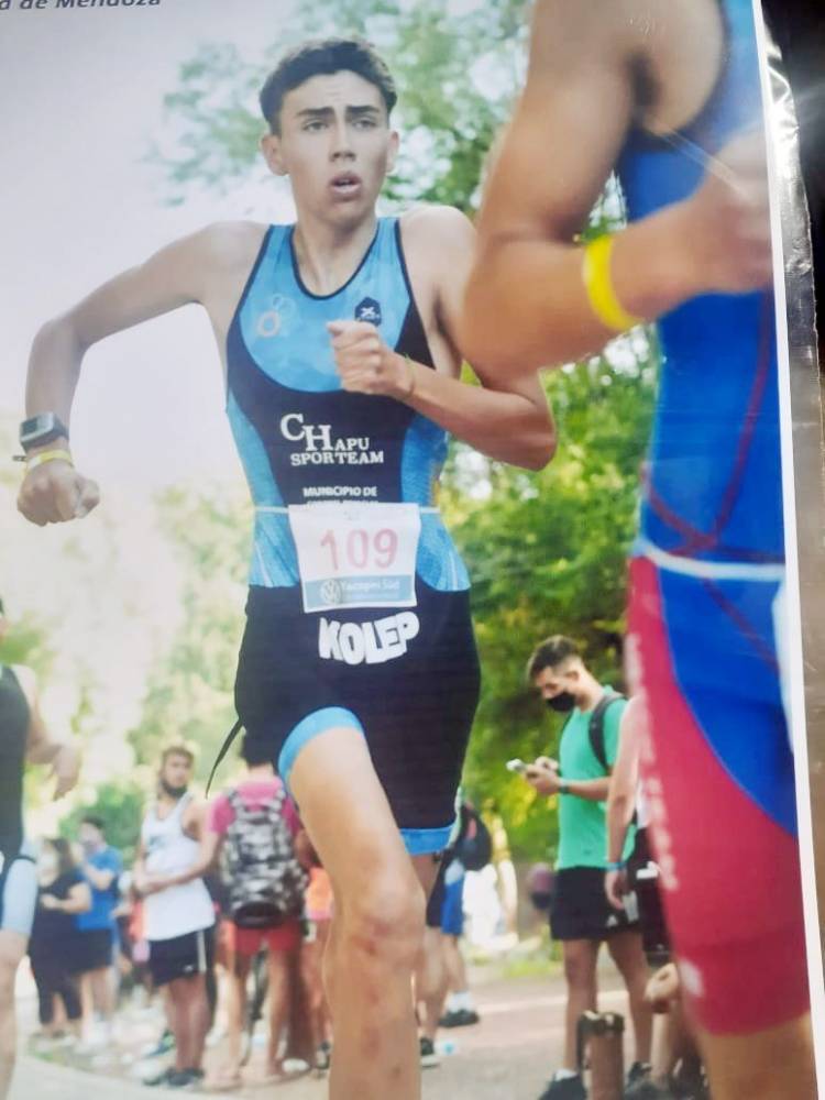 Un triatleta de la zona busca apoyo para asistir a competencias internacionales