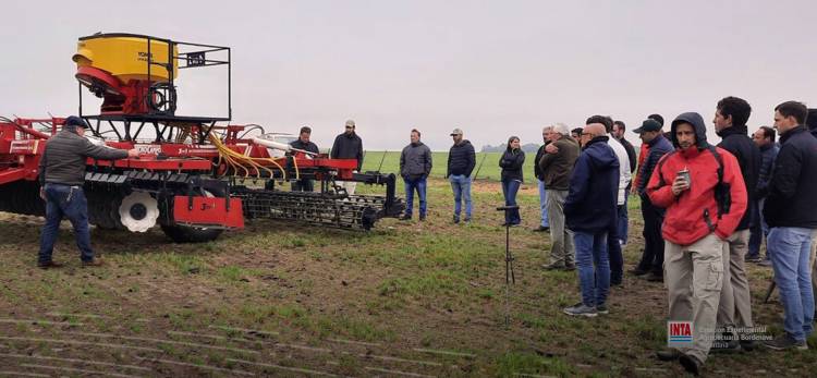 Capacitación a campo: Criterios de utilización de herramientas de nuevas tecnologías de labranzas