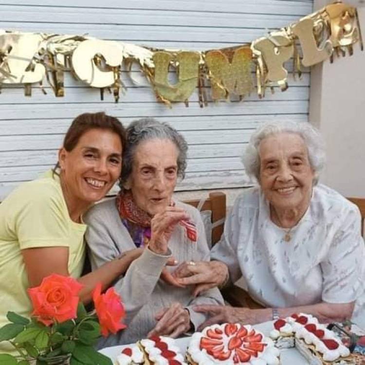 Celebra la vida: Doña Olinda García cumplió 101 años en Coronel Pringles