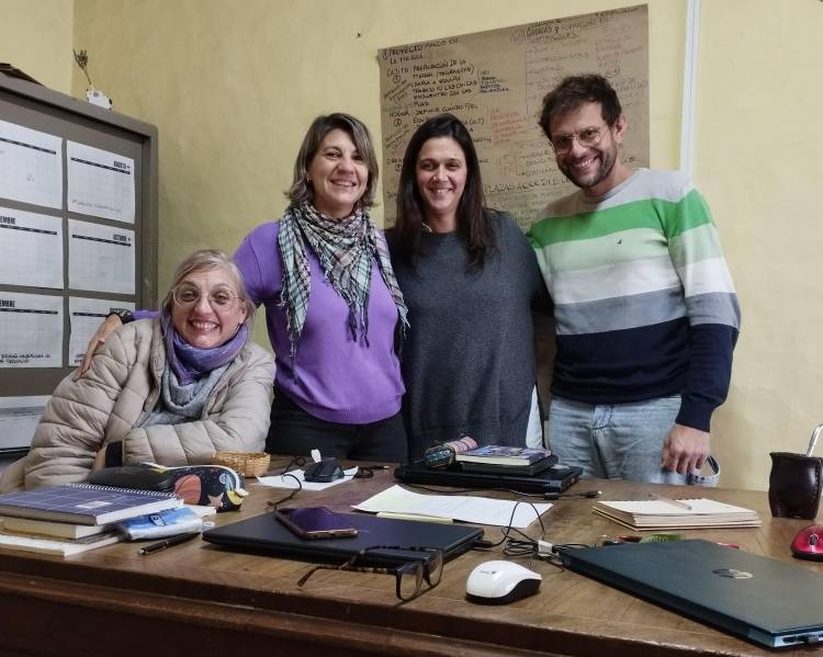 La directora de la región sexta del Ministerio de las Mujeres y Diversidades, Ximena Martel se reunió con la Subdirectora de Género y Niñez del distrito, Romina Ceccarelli y equipo