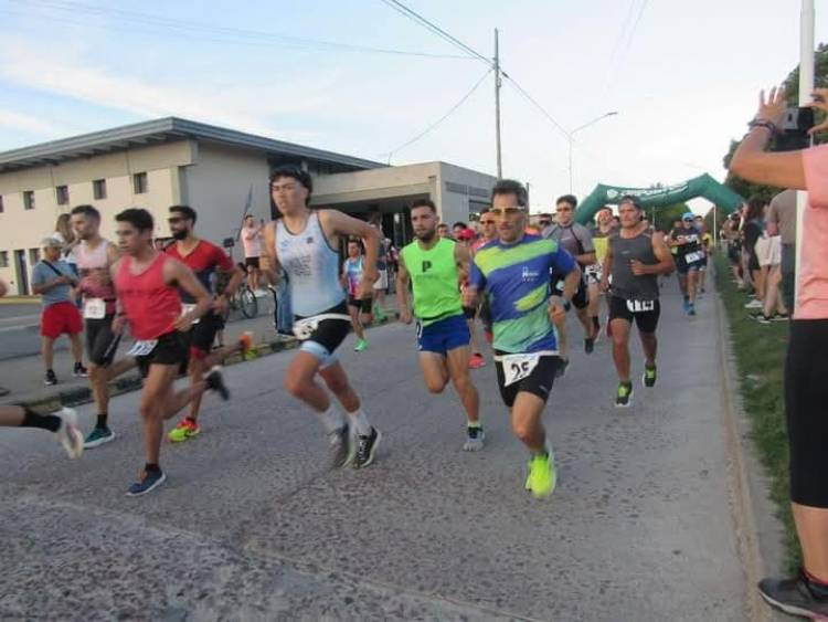 Jimena Marino y Alejandro Azcarate ganaron el 2do. Duatlón Nocturno