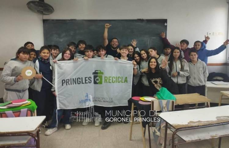 Estudiantes se suman al programa Pringles Recicla