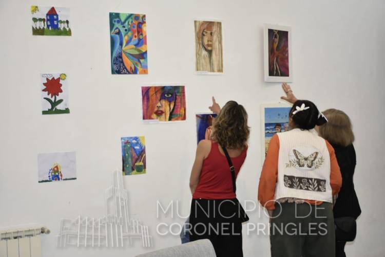 Cierre de Talleres Culturales 2025 en Casa del Bicentenario