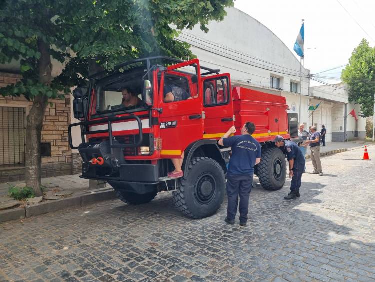 Bomberos Voluntarios: Aniversario y nueva unidad