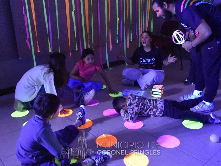 Juegos y arte que brillaron en la oscuridad